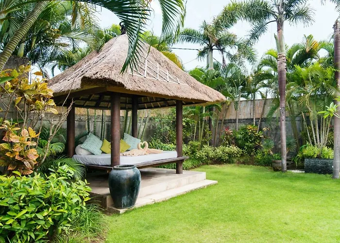 Bliss A Paradise Of Three Independent Villa Canggu