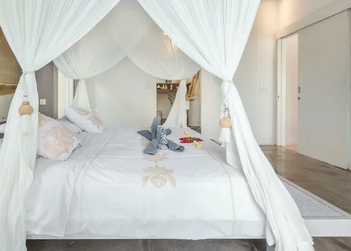 Bliss A Paradise Of Three Independent Villa Canggu